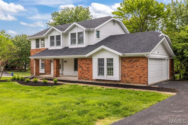11228 Mosley Farm Court, St Louis, MO 63141
