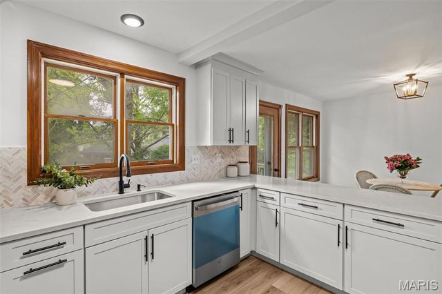 11228 Mosley Farm Court, St Louis, MO 63141