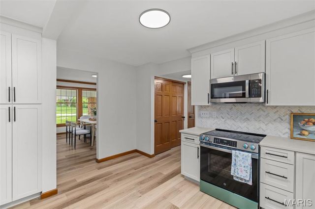 11228 Mosley Farm Court, St Louis, MO 63141