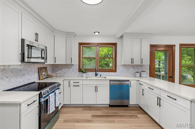 11228 Mosley Farm Court, St Louis, MO 63141