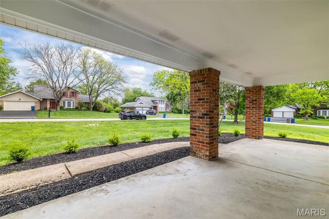 11228 Mosley Farm Court, St Louis, MO 63141