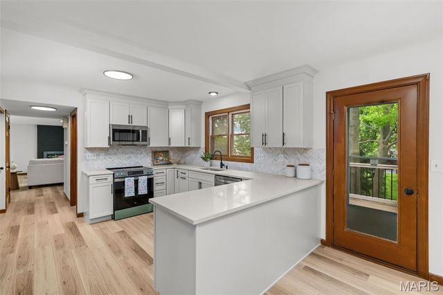 11228 Mosley Farm Court, St Louis, MO 63141