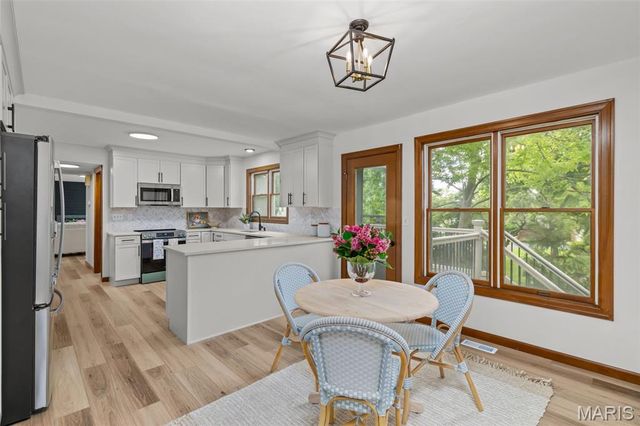11228 Mosley Farm Court, St Louis, MO 63141