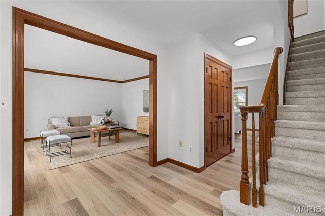 11228 Mosley Farm Court, St Louis, MO 63141
