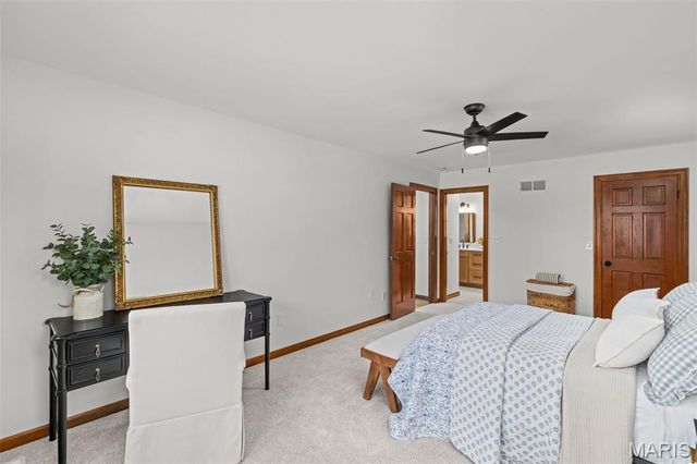 11228 Mosley Farm Court, St Louis, MO 63141