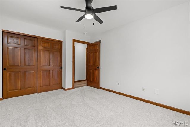 11228 Mosley Farm Court, St Louis, MO 63141