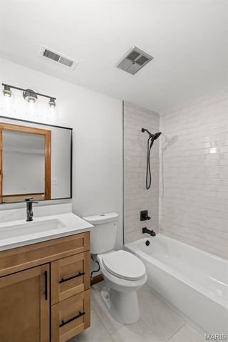 11228 Mosley Farm Court, St Louis, MO 63141