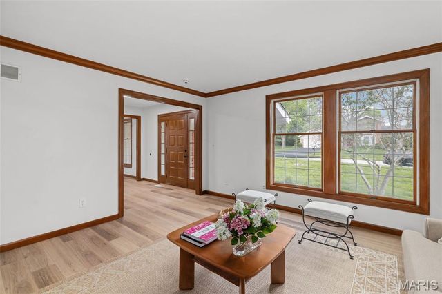 11228 Mosley Farm Court, St Louis, MO 63141