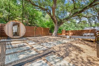 2810 Oak Springs DR 2, Austin, TX 78702