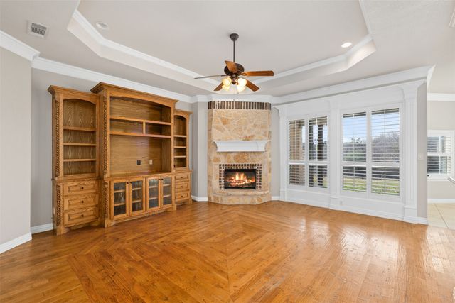 109 Creekwood Court, Lakeside, TX 76108