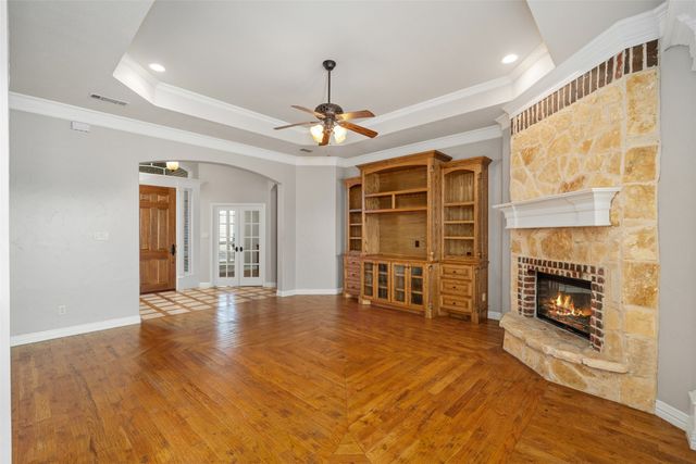 109 Creekwood Court, Lakeside, TX 76108