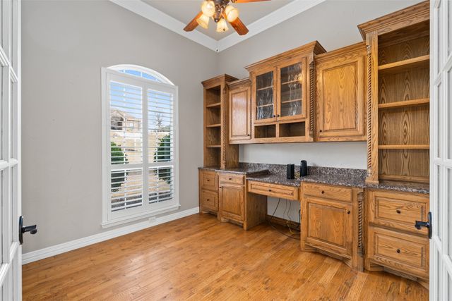 109 Creekwood Court, Lakeside, TX 76108