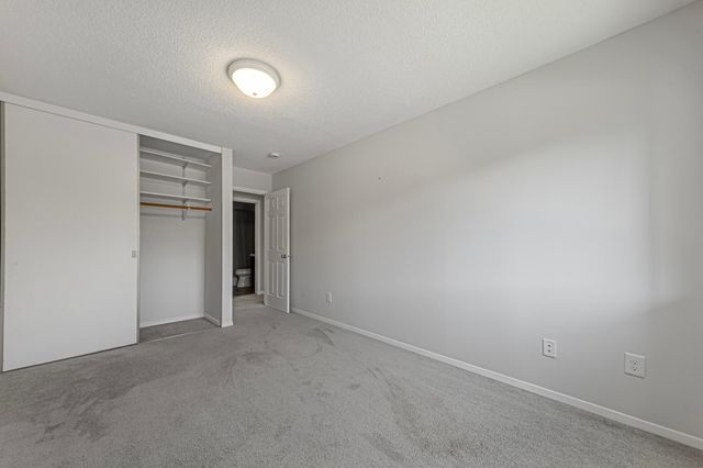 2005 E 122nd Street A11, Burnsville, MN 55337