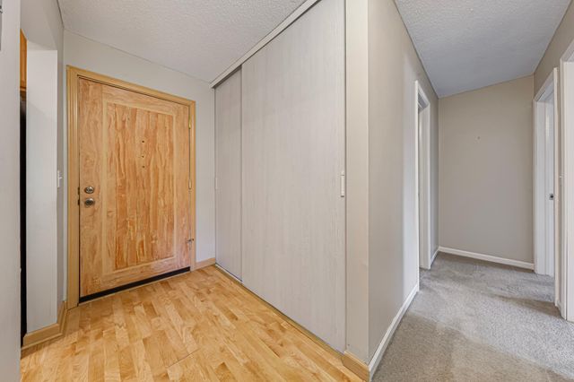 2005 E 122nd Street A11, Burnsville, MN 55337