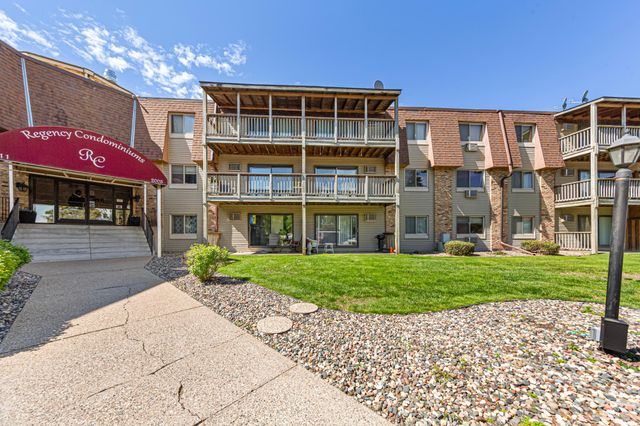 2005 E 122nd Street A11, Burnsville, MN 55337