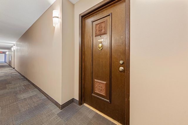 2005 E 122nd Street A11, Burnsville, MN 55337
