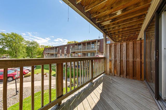 2005 E 122nd Street A11, Burnsville, MN 55337