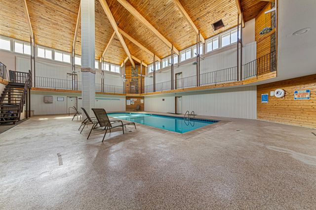 2005 E 122nd Street A11, Burnsville, MN 55337