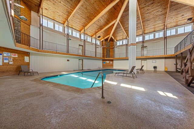 2005 E 122nd Street A11, Burnsville, MN 55337