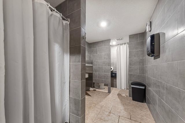 2005 E 122nd Street A11, Burnsville, MN 55337