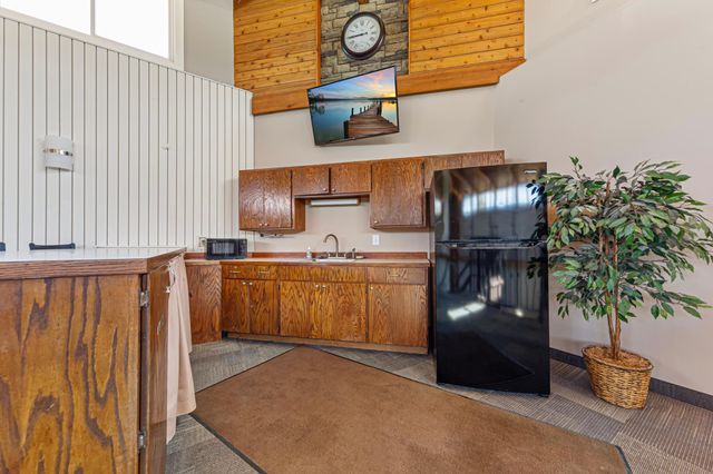2005 E 122nd Street A11, Burnsville, MN 55337