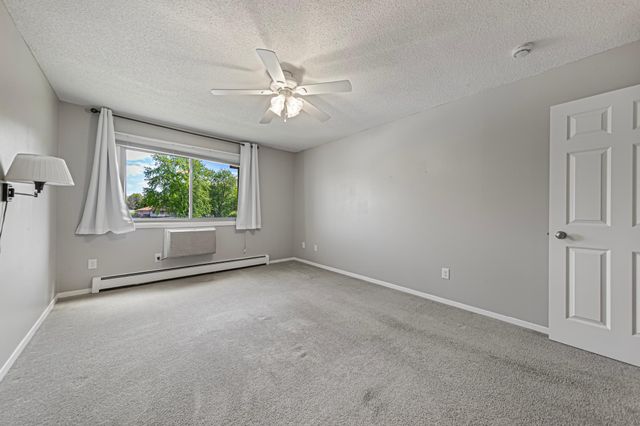 2005 E 122nd Street A11, Burnsville, MN 55337