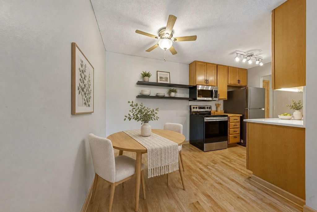 2005 E 122nd Street A11, Burnsville, MN 55337 — photo 3