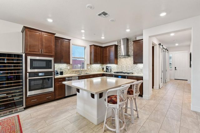 8536 Avelin Pl, El Dorado Hills, CA 95762