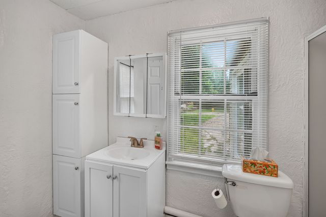 4303 SW 9th Street, Des Moines, IA 50315
