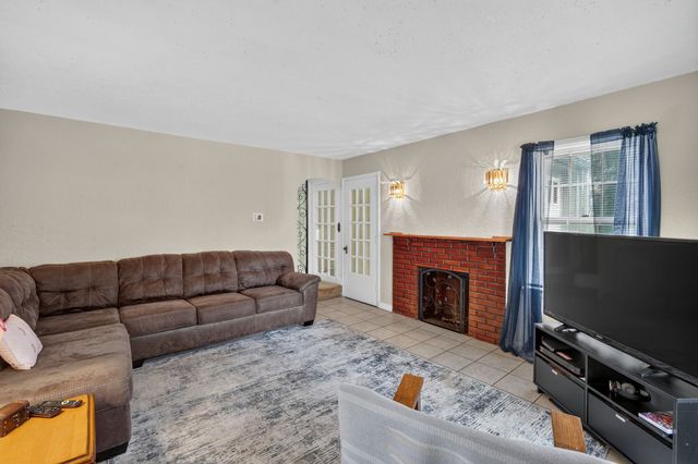 4303 SW 9th Street, Des Moines, IA 50315