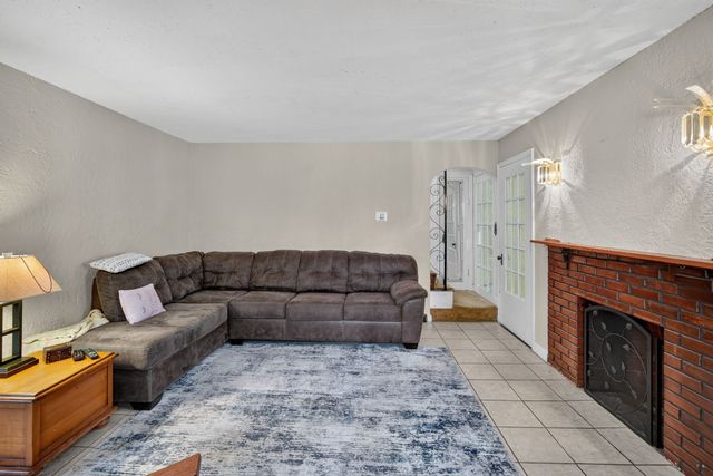 4303 SW 9th Street, Des Moines, IA 50315