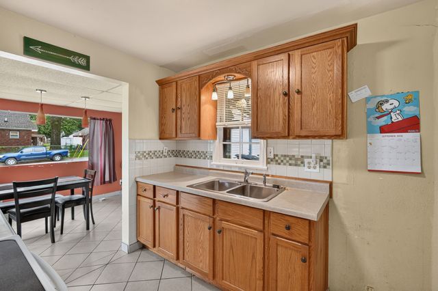 4303 SW 9th Street, Des Moines, IA 50315