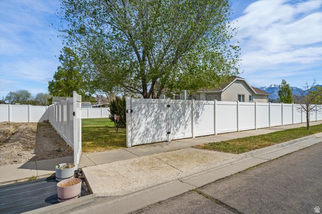 12488 S 1255 W, Riverton, UT 84065