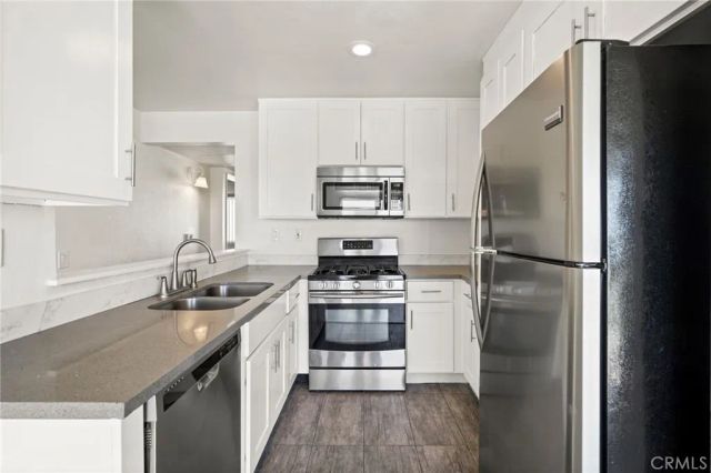 11150 Glenoaks Boulevard 306, Pacoima, CA 91331