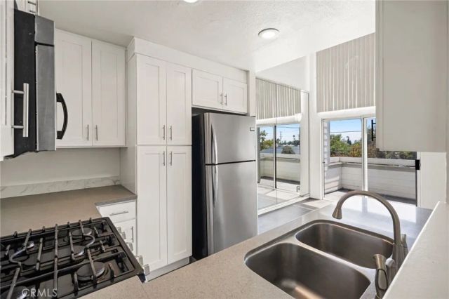 11150 Glenoaks Boulevard 306, Pacoima, CA 91331