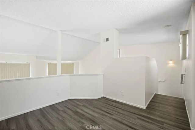 11150 Glenoaks Boulevard 306, Pacoima, CA 91331