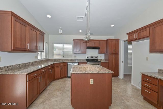 7629 W KRISTAL Way, Glendale, AZ 85308