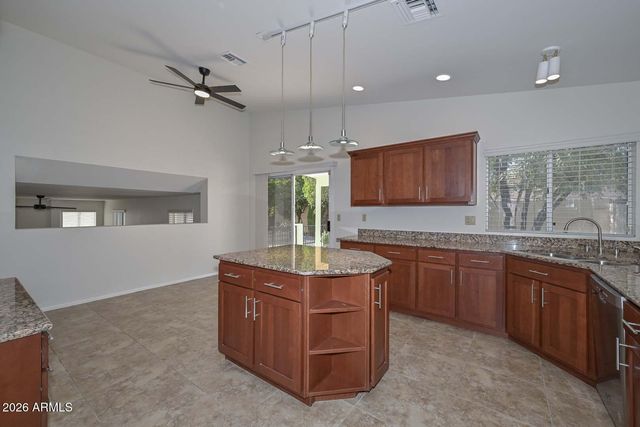 7629 W KRISTAL Way, Glendale, AZ 85308