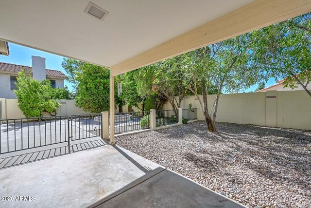 7629 W KRISTAL Way, Glendale, AZ 85308