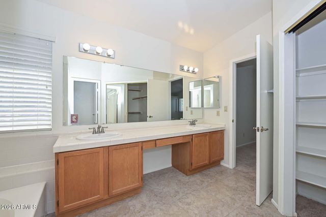 7629 W KRISTAL Way, Glendale, AZ 85308