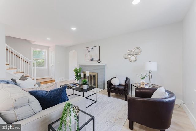 6008 DINWIDDIE ST, Springfield, VA 22150
