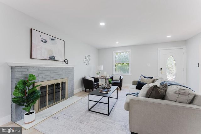 6008 DINWIDDIE ST, Springfield, VA 22150