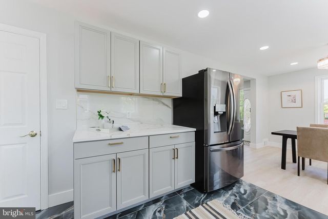 6008 DINWIDDIE ST, Springfield, VA 22150