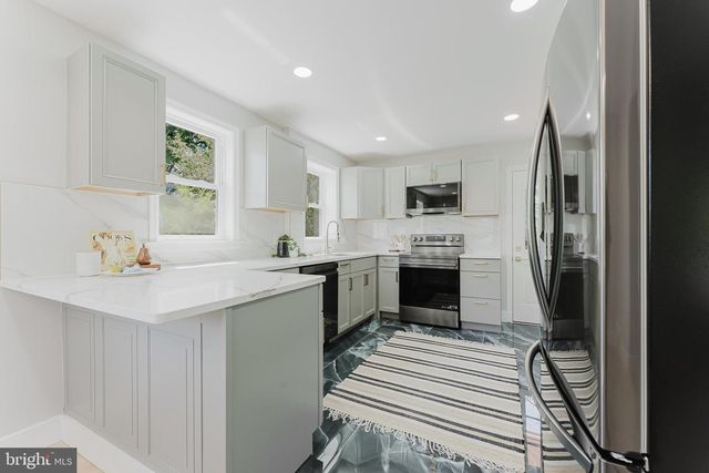 6008 DINWIDDIE ST, Springfield, VA 22150