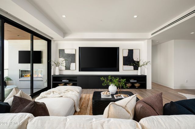 6587 N Palmeraie Boulevard 2002, Paradise Valley, AZ 85253