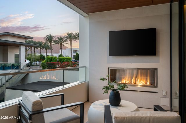 6587 N Palmeraie Boulevard 2002, Paradise Valley, AZ 85253