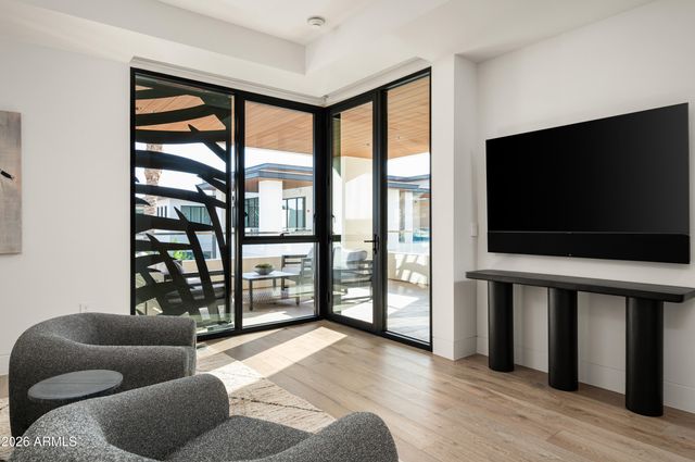 6587 N Palmeraie Boulevard 2002, Paradise Valley, AZ 85253