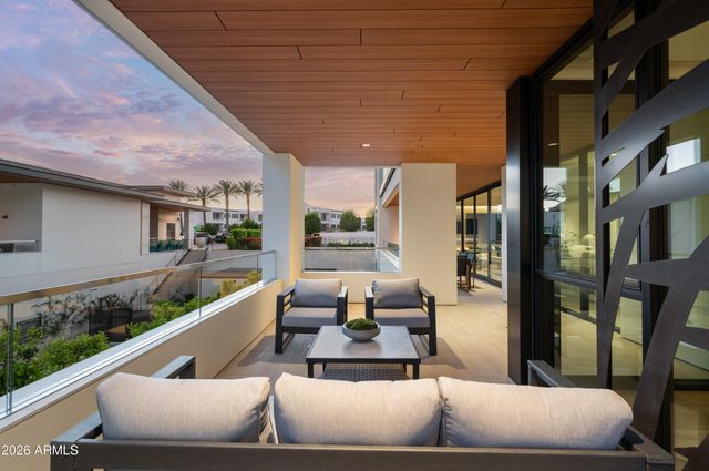 6587 N Palmeraie Boulevard 2002, Paradise Valley, AZ 85253