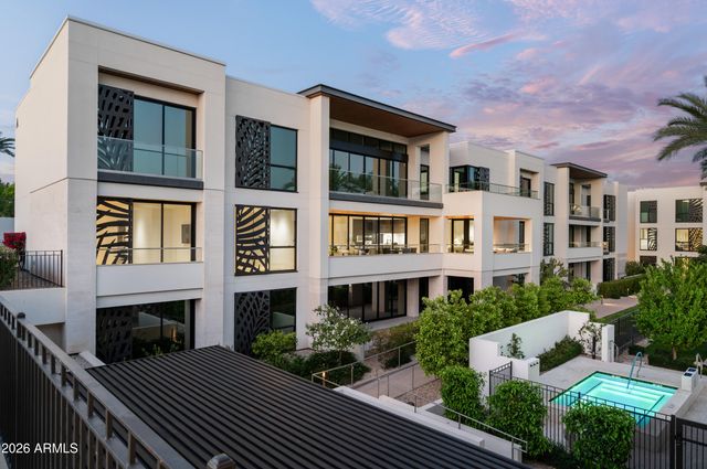 6587 N Palmeraie Boulevard 2002, Paradise Valley, AZ 85253