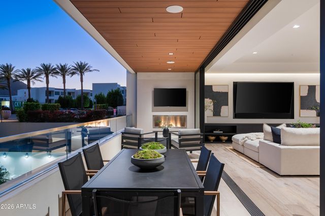 6587 N Palmeraie Boulevard 2002, Paradise Valley, AZ 85253